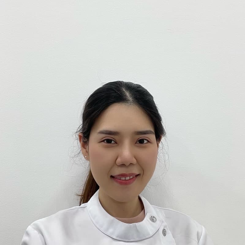 Dr. Thanaporn — ทพญ.ธนาภรณ์ ลีลาทรัพย์วงศ์